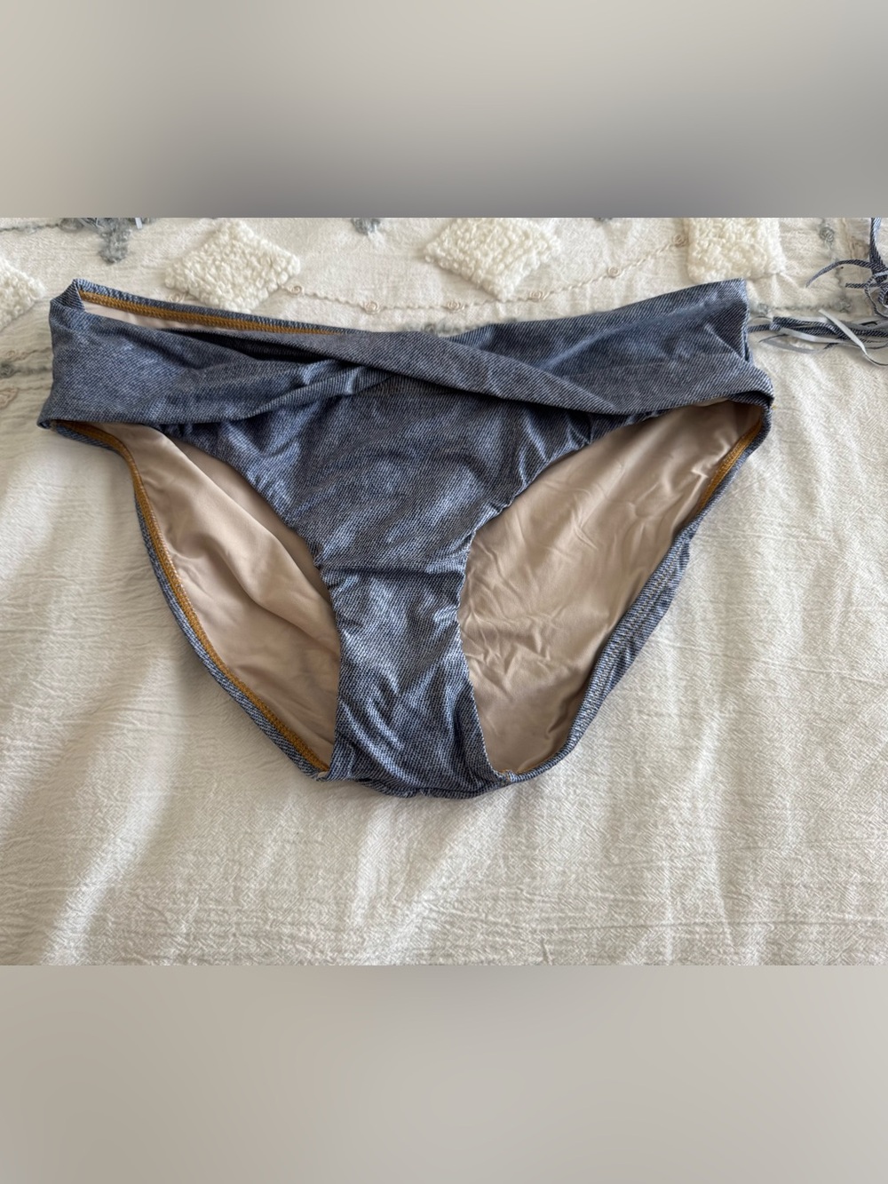 PQ Swim Blue Textured Triangle Bikini Set
Top M Bottoms S - Picture 3 of 5